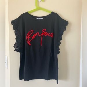 Black Tee Women. Size L